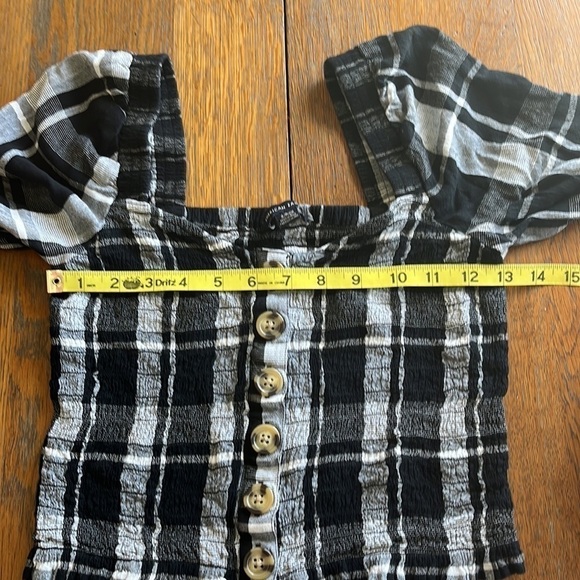 American Eagle shirred crop top size small balloon sleeves buttons down front - Picture 5 of 12